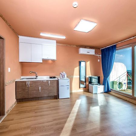 Lohas Pension Seogwipo Bagian luar foto